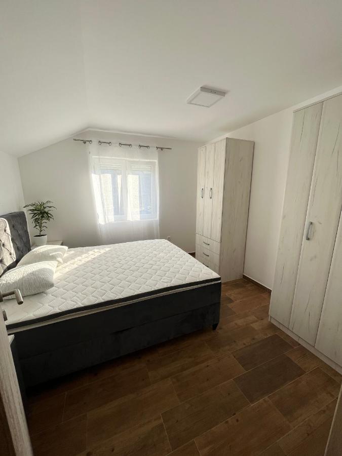Apartments Two Olives Котор Екстериор снимка