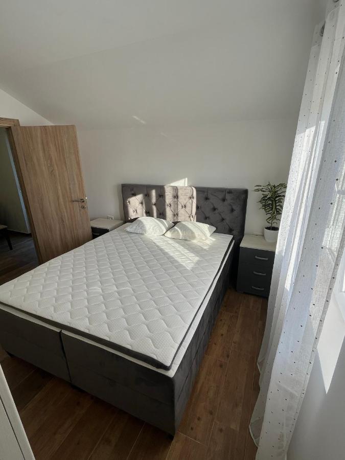 Apartments Two Olives Котор Екстериор снимка