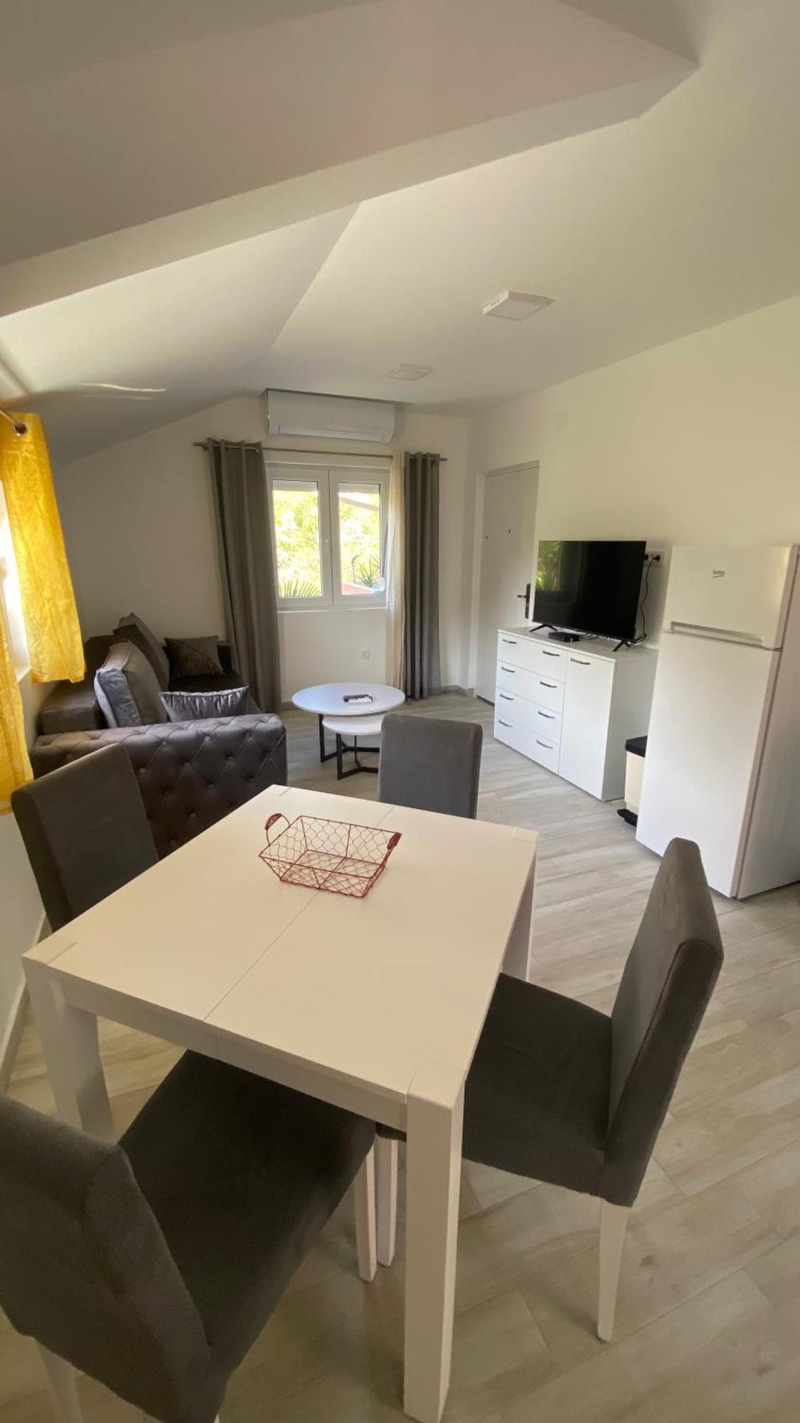 Apartments Two Olives Котор Екстериор снимка